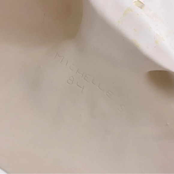 Vintage 1984 White Ceramic Cat Statue Playing W Purple Ball Of Yarn Kitty  Meow - Picture 5 of 16